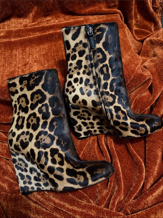 Gucci Shoes - Gucci | Leopard Print Wedge Ankle Boots in Black and Brown Calf Hair | 38